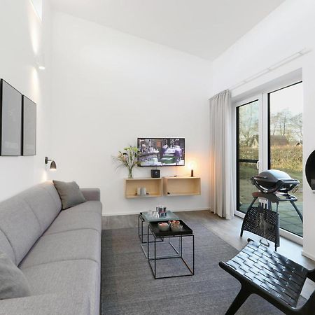 Beach Front Home In Lembruch-Duemmer See With Wifi Extérieur photo