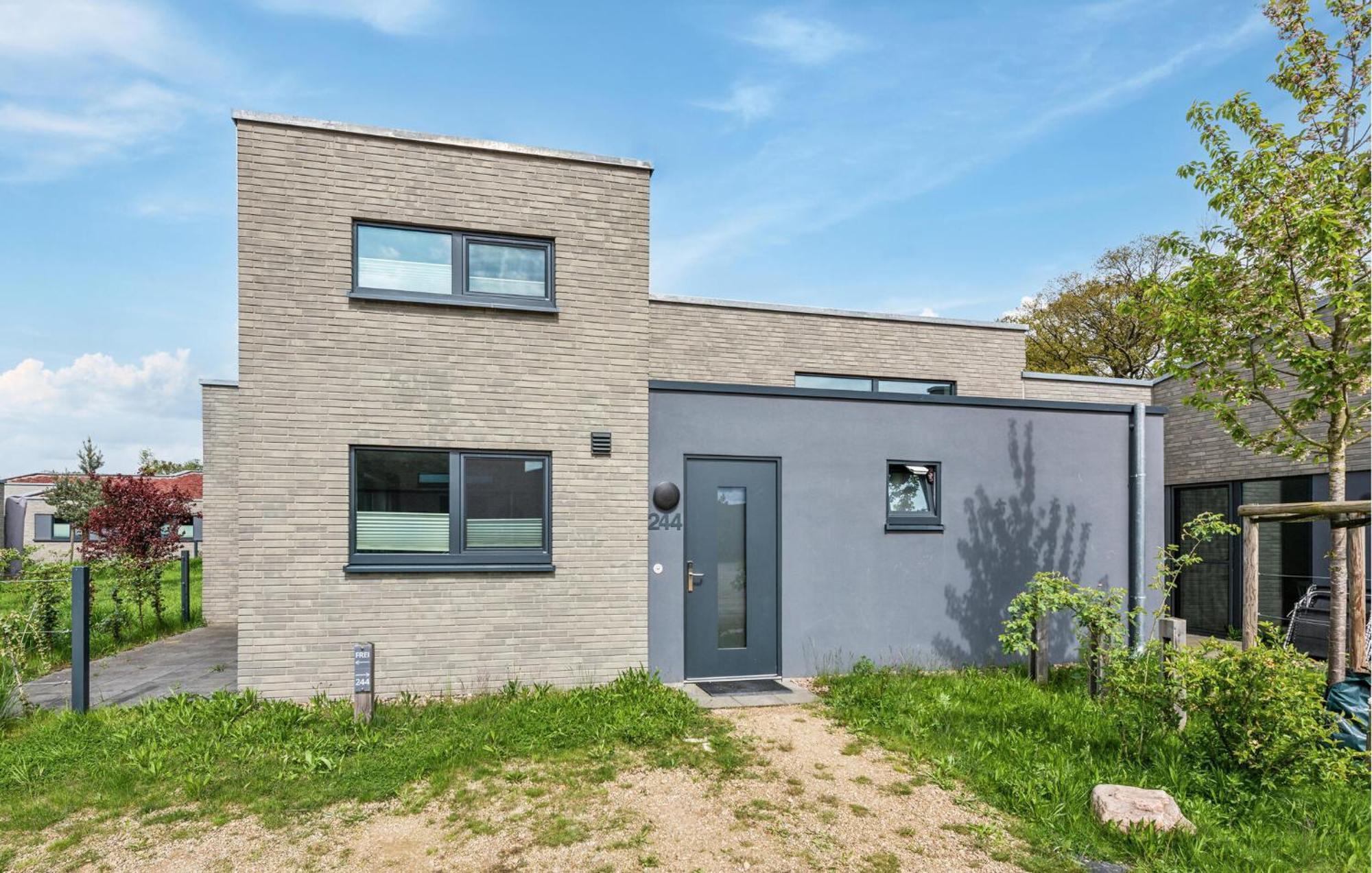 Beach Front Home In Lembruch-Duemmer See With Wifi Extérieur photo
