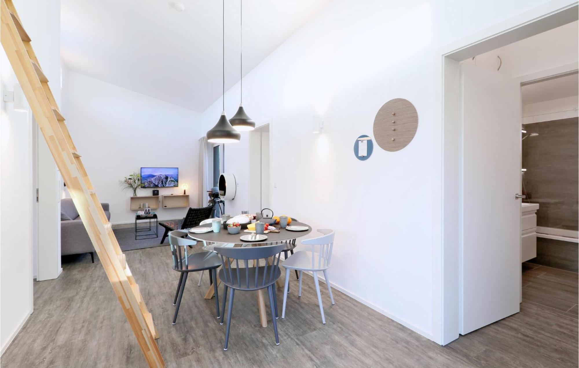 Beach Front Home In Lembruch-Duemmer See With Wifi Extérieur photo