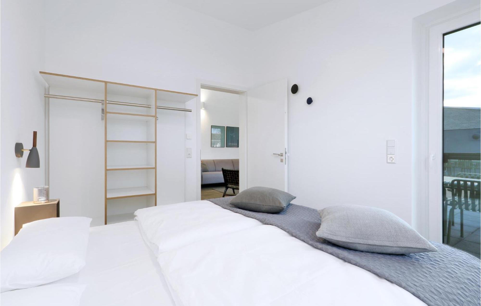 Beach Front Home In Lembruch-Duemmer See With Wifi Extérieur photo