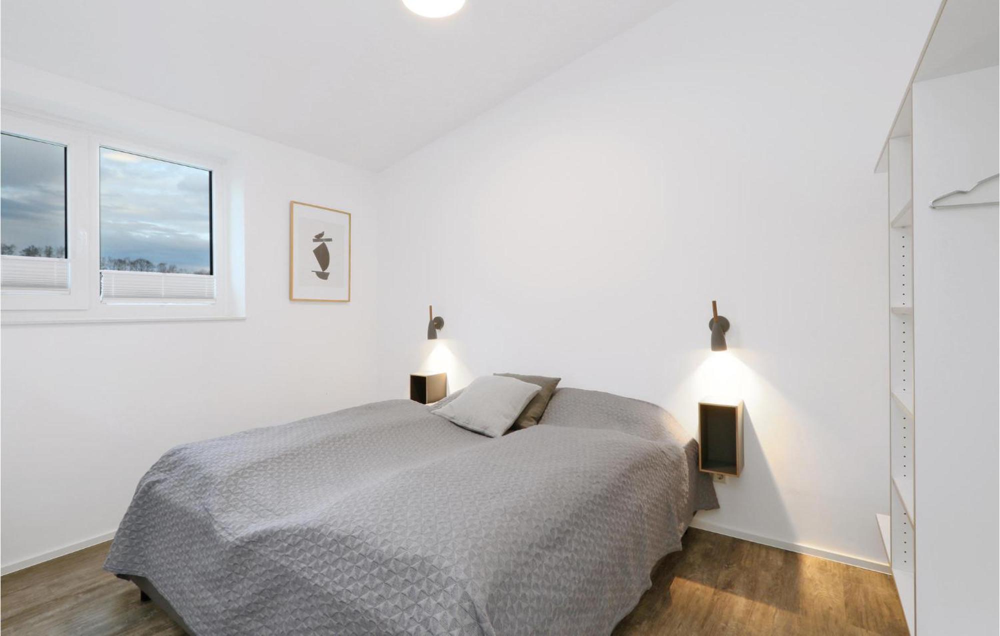 Beach Front Home In Lembruch-Duemmer See With Wifi Extérieur photo