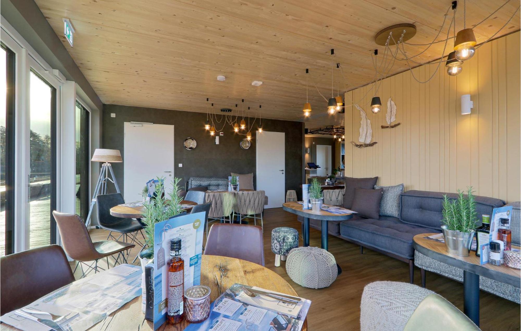 Beach Front Home In Lembruch-Duemmer See With Wifi Extérieur photo