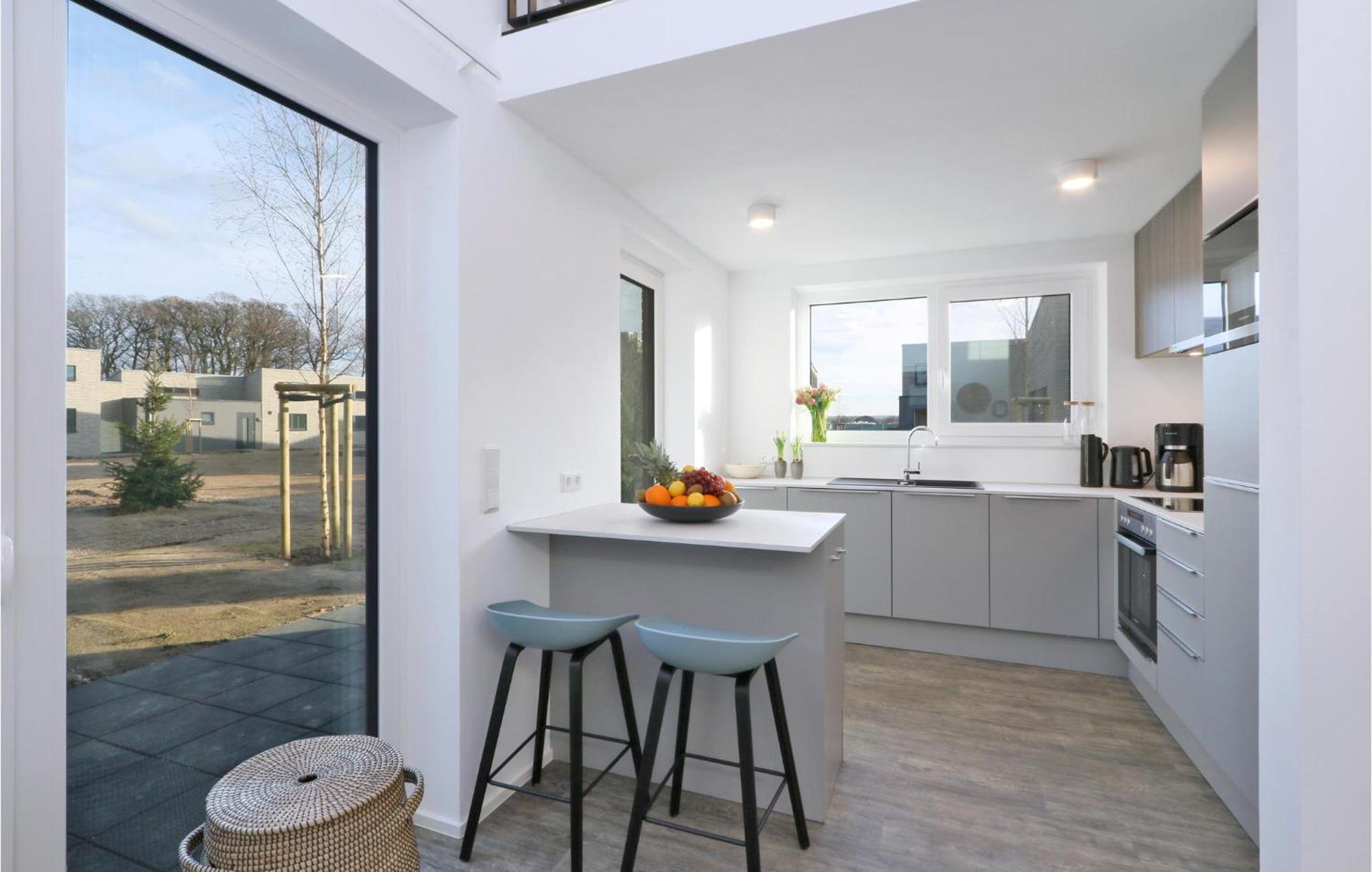 Beach Front Home In Lembruch-Duemmer See With Wifi Extérieur photo